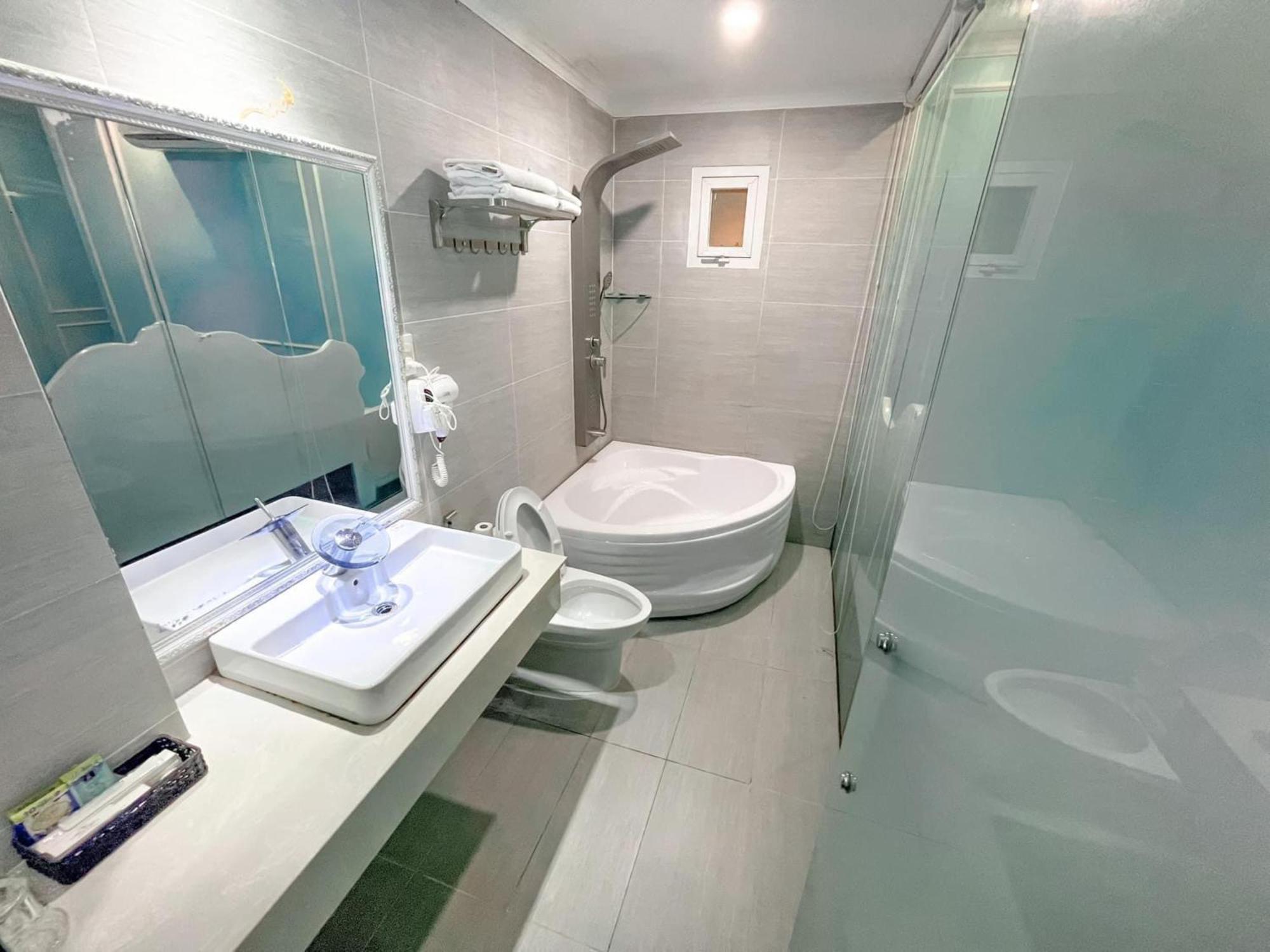 Khai Hung Hotel Binh Chanh Ho Şi Min Dış mekan fotoğraf