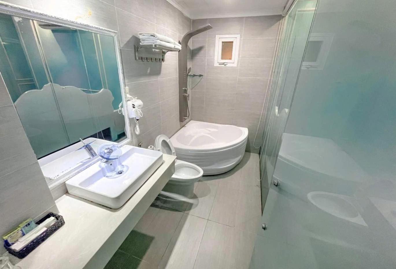Khai Hung Hotel Binh Chanh Ho Şi Min Dış mekan fotoğraf